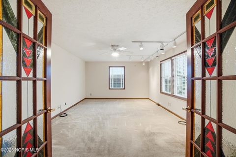 Tiny photo for 5053 Bennett Road, Toledo, OH 43612 (MLS # 10000862)