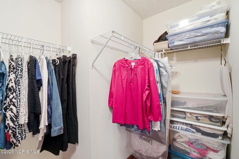 Tiny photo for 5053 Bennett Road, Toledo, OH 43612 (MLS # 10000862)