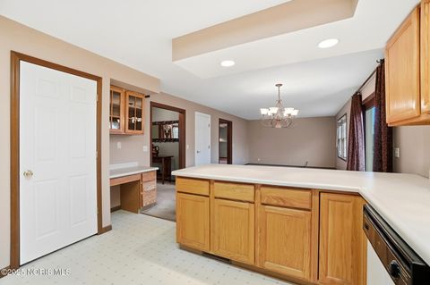 Tiny photo for 5053 Bennett Road, Toledo, OH 43612 (MLS # 10000862)