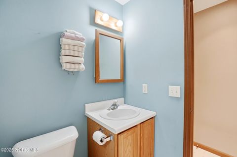 Tiny photo for 5053 Bennett Road, Toledo, OH 43612 (MLS # 10000862)