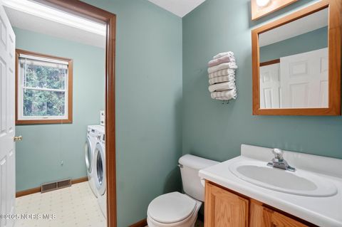 Tiny photo for 5053 Bennett Road, Toledo, OH 43612 (MLS # 10000862)