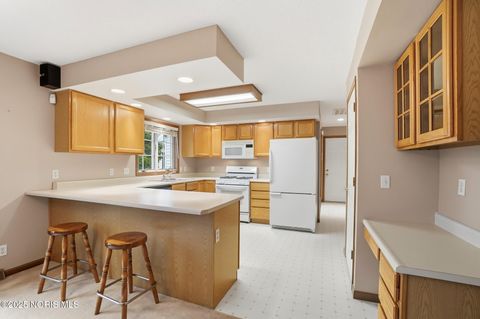 Tiny photo for 5053 Bennett Road, Toledo, OH 43612 (MLS # 10000862)