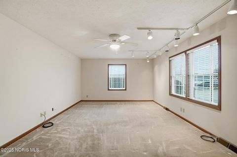 Tiny photo for 5053 Bennett Road, Toledo, OH 43612 (MLS # 10000862)