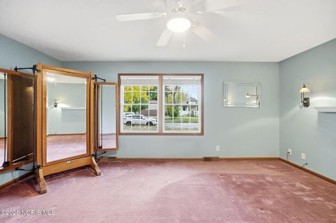 Tiny photo for 5053 Bennett Road, Toledo, OH 43612 (MLS # 10000862)