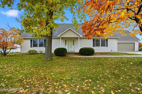 Tiny photo for 5053 Bennett Road, Toledo, OH 43612 (MLS # 10000862)