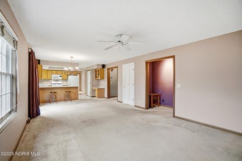 Tiny photo for 5053 Bennett Road, Toledo, OH 43612 (MLS # 10000862)