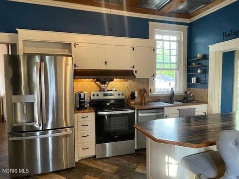 Tiny photo for 213 W High Street, Hicksville, OH 43526 (MLS # 10006738)