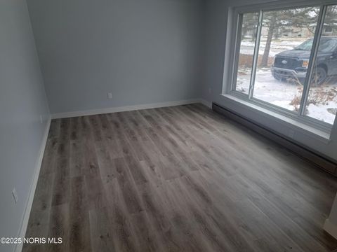 Tiny photo for 210 Lakeview Drive, Bryan, OH 43506 (MLS # 10002370)