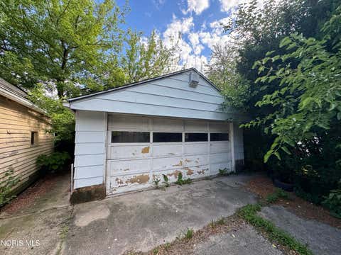 Tiny photo for 544 E Hudson Street, Toledo, OH 43608 (MLS # 10011230)