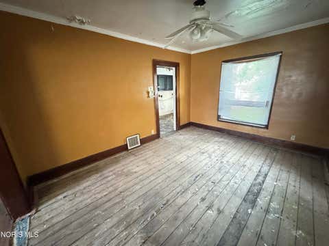 Tiny photo for 544 E Hudson Street, Toledo, OH 43608 (MLS # 10011230)