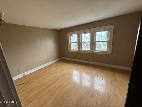Tiny photo for 544 E Hudson Street, Toledo, OH 43608 (MLS # 10011230)