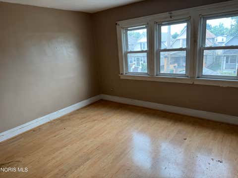 Tiny photo for 544 E Hudson Street, Toledo, OH 43608 (MLS # 10011230)