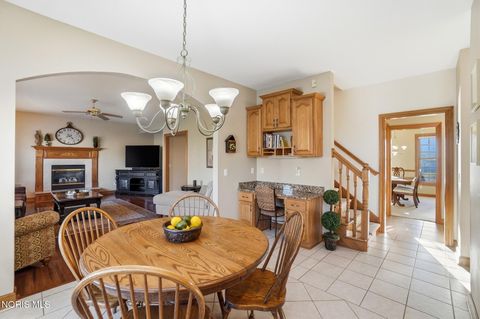 Tiny photo for 1931 Tecumseh Court, Perrysburg, OH 43551 (MLS # 10004921)