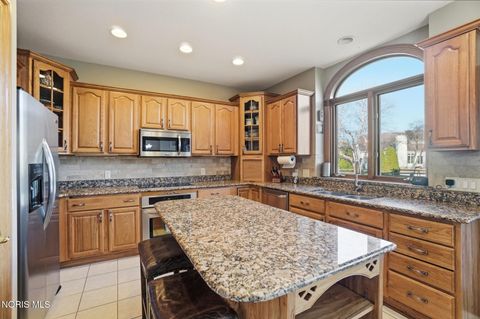 Tiny photo for 1931 Tecumseh Court, Perrysburg, OH 43551 (MLS # 10004921)