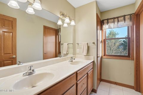 Tiny photo for 1931 Tecumseh Court, Perrysburg, OH 43551 (MLS # 10004921)