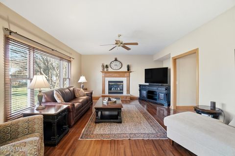 Tiny photo for 1931 Tecumseh Court, Perrysburg, OH 43551 (MLS # 10004921)