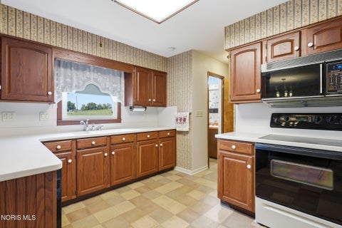 Tiny photo for 1424 E State Route 18, Tiffin, OH 44883 (MLS # 10012959)