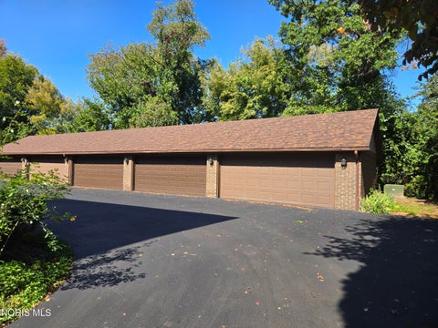 Tiny photo for 6530 Kingsbridge Drive #Apt C2, Sylvania, OH 43560 (MLS # 10014391)