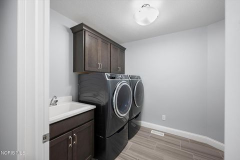 Tiny photo for 6730 Ridgewood Trail, Toledo, OH 43617 (MLS # 10007385)