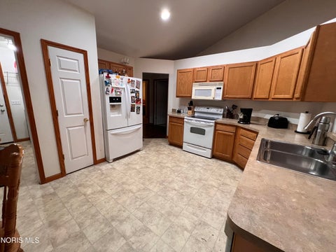 Tiny photo for 2223 Vaness Drive, Toledo, OH 43615 (MLS # 10013579)