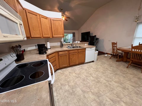 Tiny photo for 2223 Vaness Drive, Toledo, OH 43615 (MLS # 10013579)