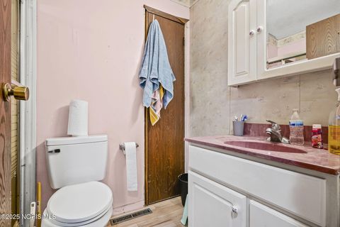 Tiny photo for 12570 W Axline Street, Fostoria, OH 44830 (MLS # 10002029)