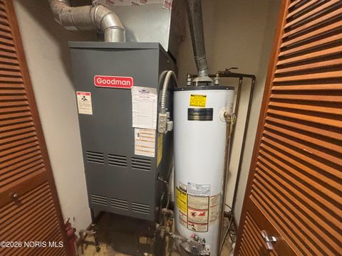 Tiny photo for 7 Meadowpond Drive, Perrysburg, OH 43551 (MLS # 10003805)