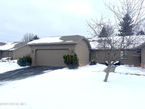 Tiny photo for 7 Meadowpond Drive, Perrysburg, OH 43551 (MLS # 10003805)