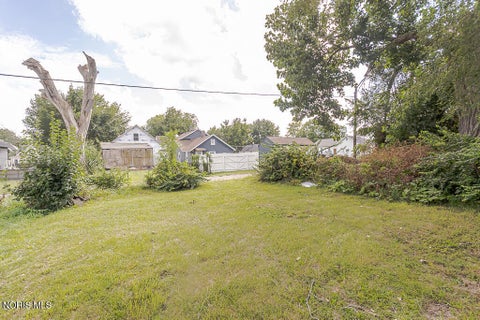 Tiny photo for 221 Segur Avenue, Toledo, OH 43609 (MLS # 10013326)