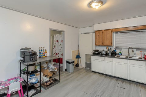 Tiny photo for 221 Segur Avenue, Toledo, OH 43609 (MLS # 10013326)