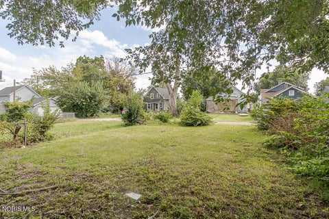 Tiny photo for 221 Segur Avenue, Toledo, OH 43609 (MLS # 10013326)
