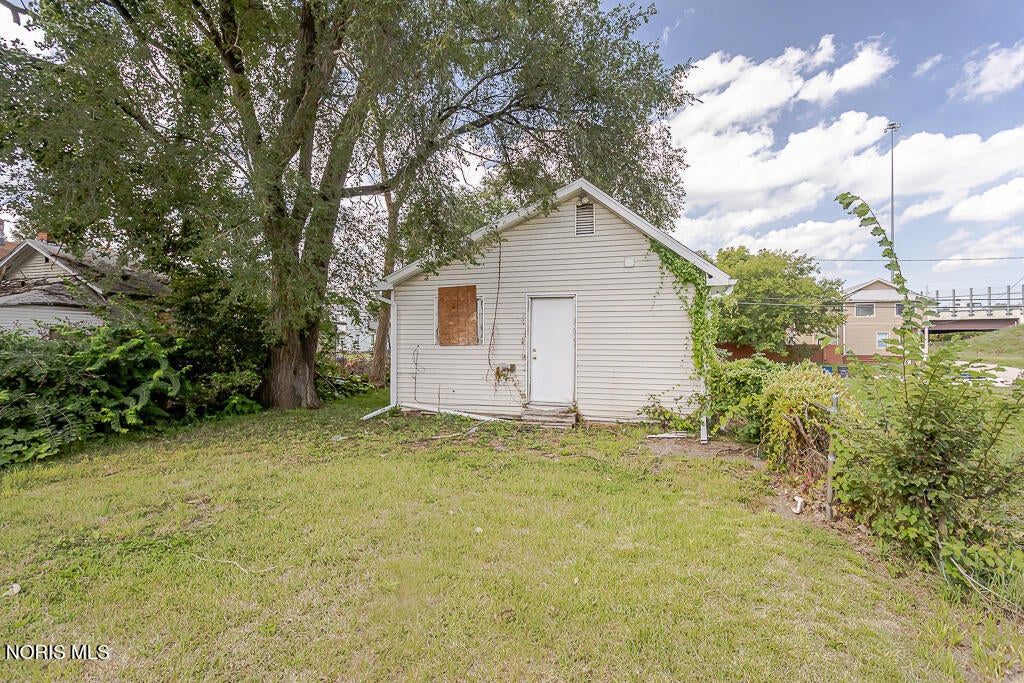 221 Segur Avenue