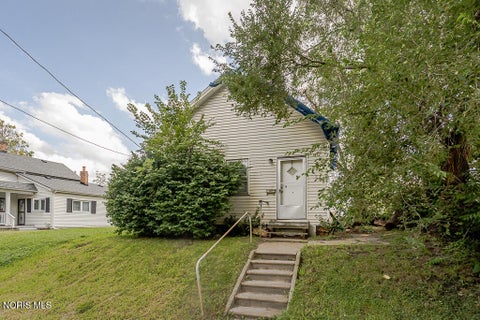 Tiny photo for 221 Segur Avenue, Toledo, OH 43609 (MLS # 10013326)