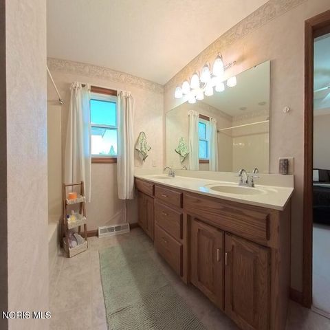 Tiny photo for 1013 S Lallendorf Road, Oregon, OH 43616 (MLS # 10006421)