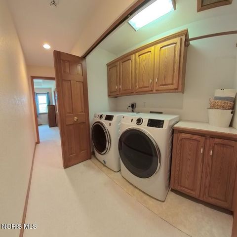Tiny photo for 1013 S Lallendorf Road, Oregon, OH 43616 (MLS # 10006421)