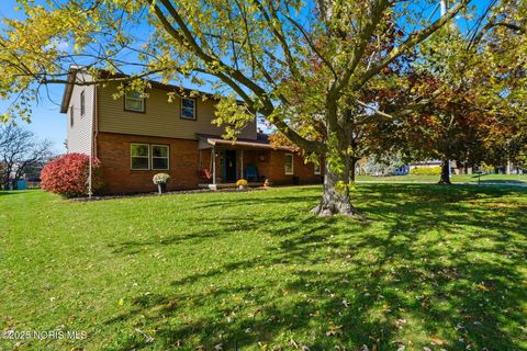 Photo of 3018 Gleneagle Drive, Findlay, OH 45840 (MLS # 10001033)