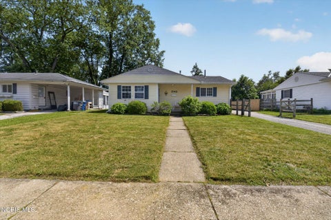Tiny photo for 1543 Bradmore Drive, Toledo, OH 43612 (MLS # 10010239)