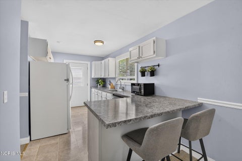 Tiny photo for 1543 Bradmore Drive, Toledo, OH 43612 (MLS # 10010239)