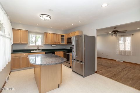 Tiny photo for 3054 123rd Street, Toledo, OH 43611 (MLS # 10007003)