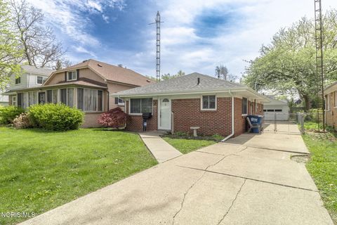 Photo of 3054 123rd Street, Toledo, OH 43611 (MLS # 10007003)