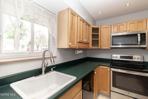 Tiny photo for 3054 123rd Street, Toledo, OH 43611 (MLS # 10007003)