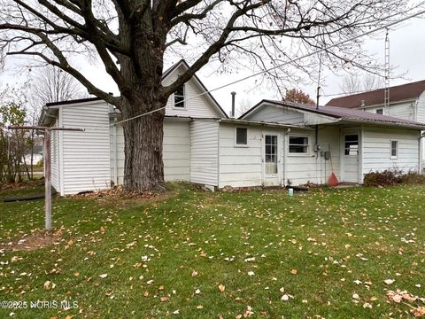 Tiny photo for 404 S Sycamore Avenue, Sycamore, OH 44882 (MLS # 10001800)