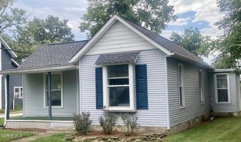 Photo of 415 Central Avenue, Findlay, OH 45840 (MLS # 10013726)