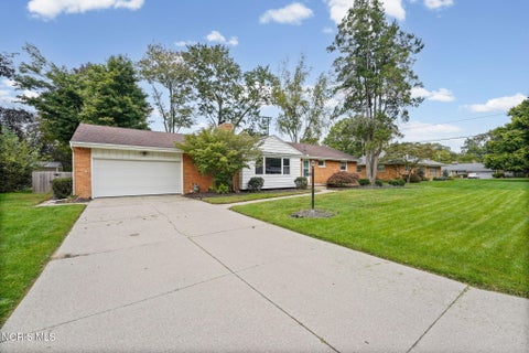 Tiny photo for 3733 Cherry Wood Lane, Toledo, OH 43615 (MLS # 10014213)