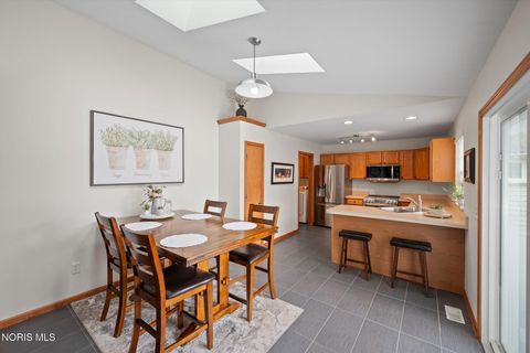 Tiny photo for 2535 Lake Vista Drive, Toledo, OH 43614 (MLS # 10007181)