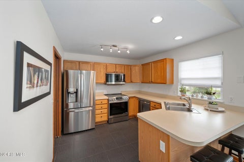 Tiny photo for 2535 Lake Vista Drive, Toledo, OH 43614 (MLS # 10007181)