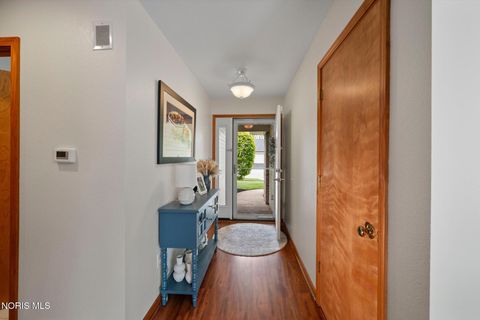Tiny photo for 2535 Lake Vista Drive, Toledo, OH 43614 (MLS # 10007181)