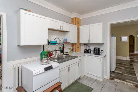 Tiny photo for 425 Bassett Street, Toledo, OH 43611 (MLS # 10011131)