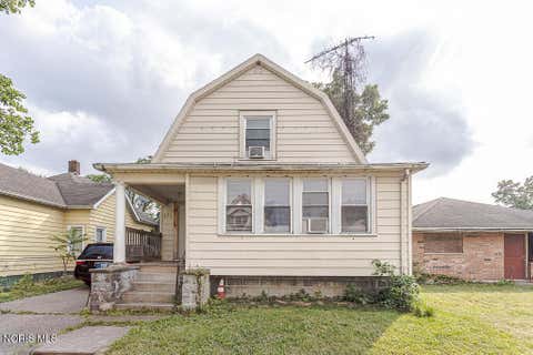 Tiny photo for 425 Bassett Street, Toledo, OH 43611 (MLS # 10011131)