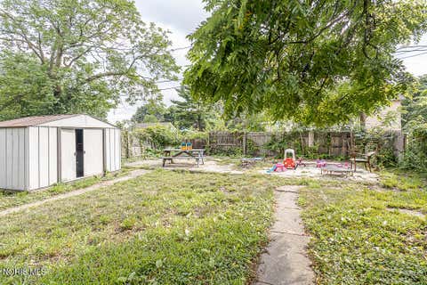 Tiny photo for 425 Bassett Street, Toledo, OH 43611 (MLS # 10011131)